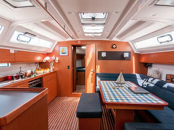 Bavaria 46 Cruiser - Internal image